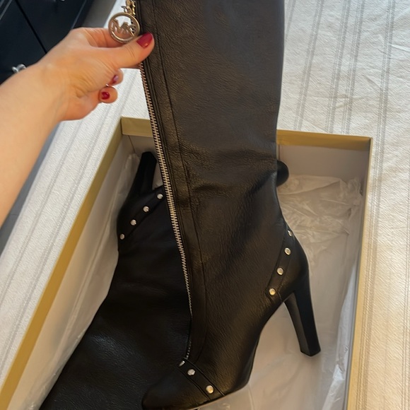 Michael Kors boots size 6 - Picture 2 of 4